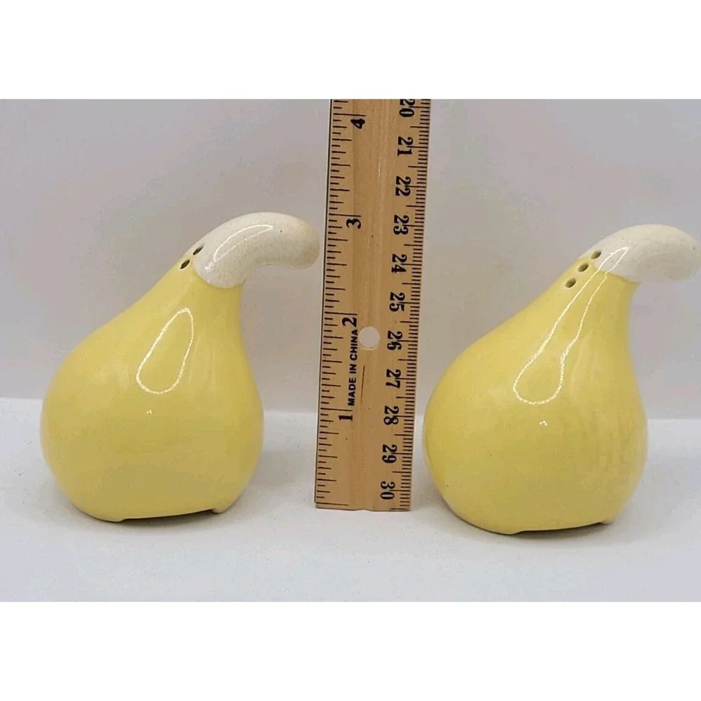 Vintage Gourd Shaped Yellow Ceramic‎ Salt And Peppr Shakers